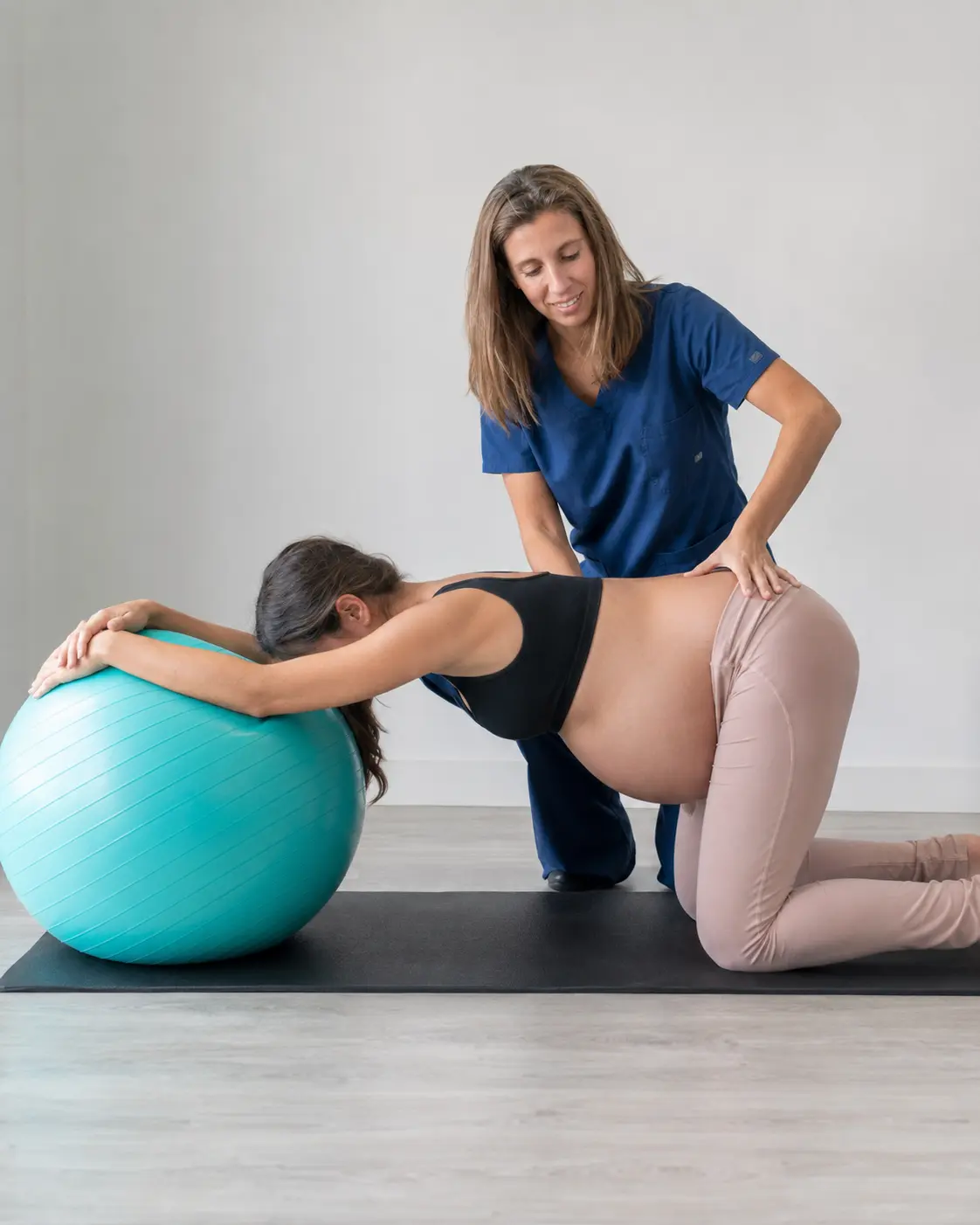 Ejercicio adaptado durante el embarazo en Fisioterapia Goya