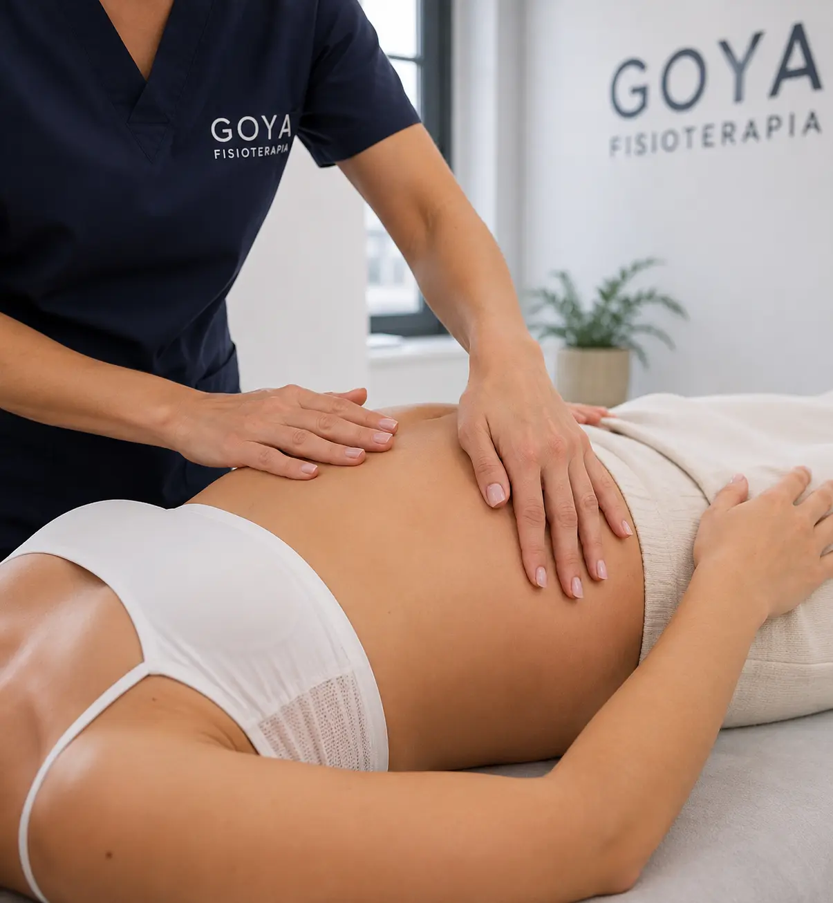 Valoración de abdomen durante el embarazo en Fisioterapia Goya